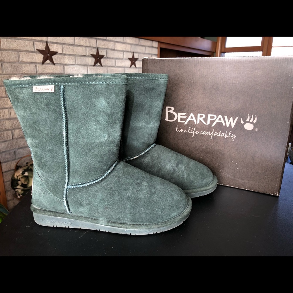 New Green Suede Bearpaw Boots sz 8